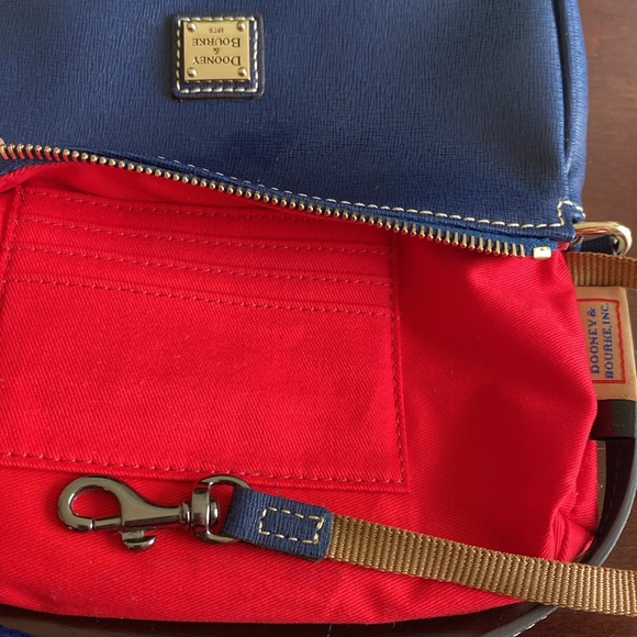 DOONEY & BOURKE "LEXI" 💙NAVY BLUE💙 LEATHER CONVERTIBLE CROSSBODY BAG 🌟EUC🌟 - Picture 14 of 17